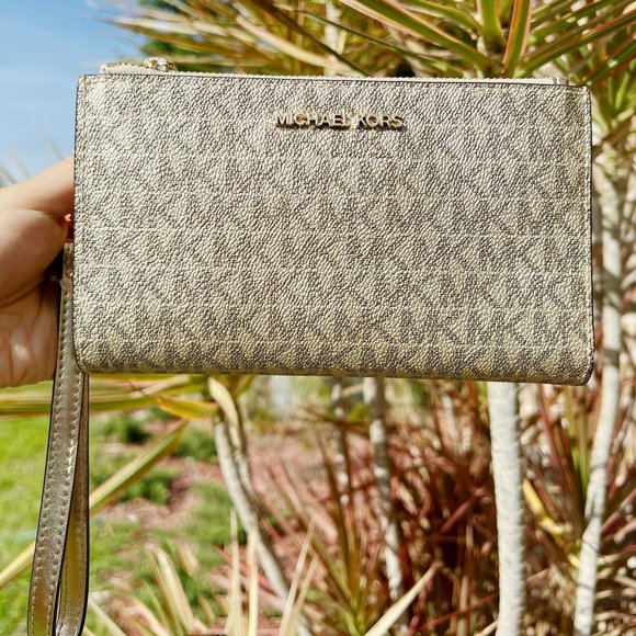 Michael Kors Handbags - Michael Kors Jet Set Travel Double Zip Leather Phone Wristlet MK Pale Gold